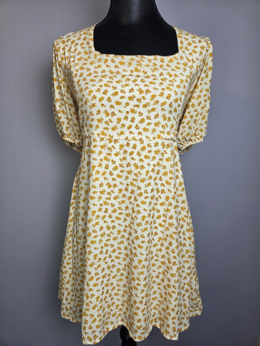Smocked Back Floral Mini Dress Flowy BohoChic Coquette Romantic Size Large (8)